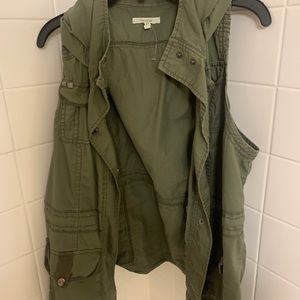 Army green sleeveless jacket!